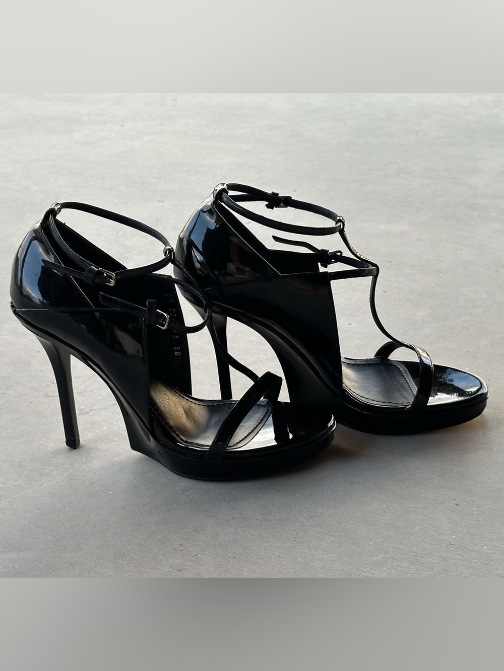 YSL Yves Saint Laurent Tom Ford Era Black Patent T Strap Platform Heels 38.5 - Picture 5 of 11